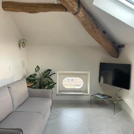 Skyview Apartment