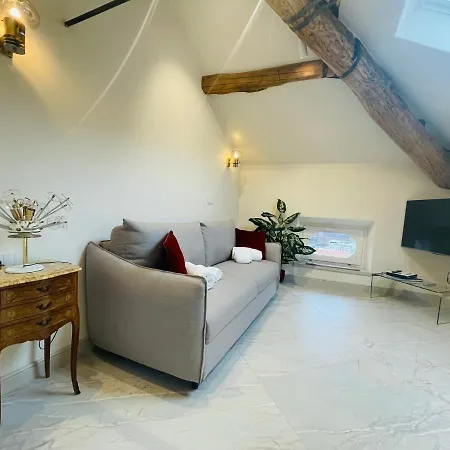 Skyview Apartment