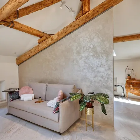Skyview Apartment