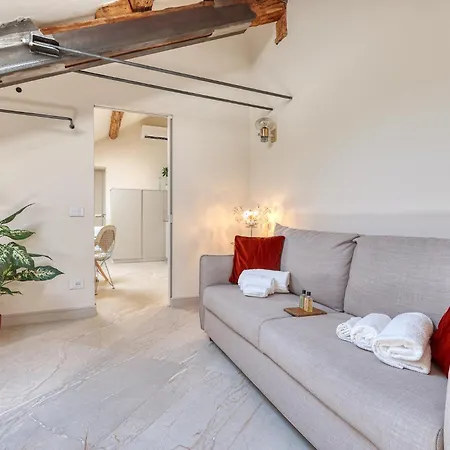 Skyview Apartment