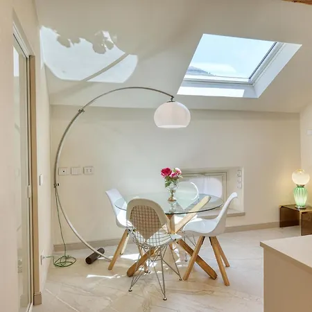 Skyview Apartment *