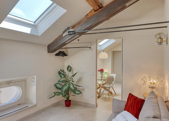 Апартаменты Skyview *